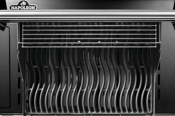 Grill gazowy Napoleon Rogue 425 z palnikiem rożna, kuchenką boczną i rożnem w komplecie, Czarny RB425RSBPK-2-PL-R